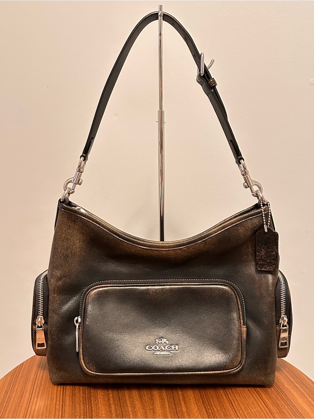 COACH Brown Leather Shoulder Bag with Front & Side Pockets - Picture 3 of 9